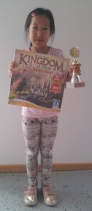 Vivien gewinnt die U10w und das Spiel Kingdom Builder